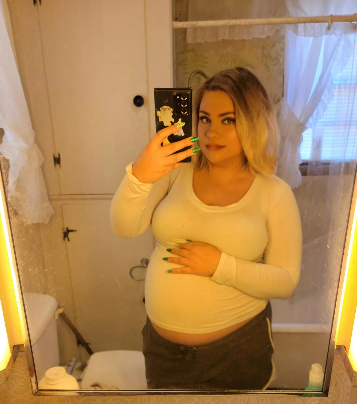 10$ Friday pregnantnude fetish content packages dm me (: