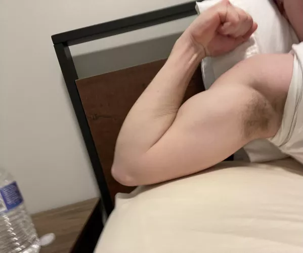 20, hung frat alpha. Dm me for snap