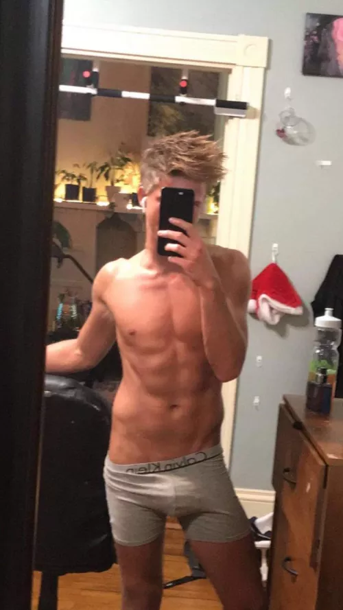 22 straight boy 👦