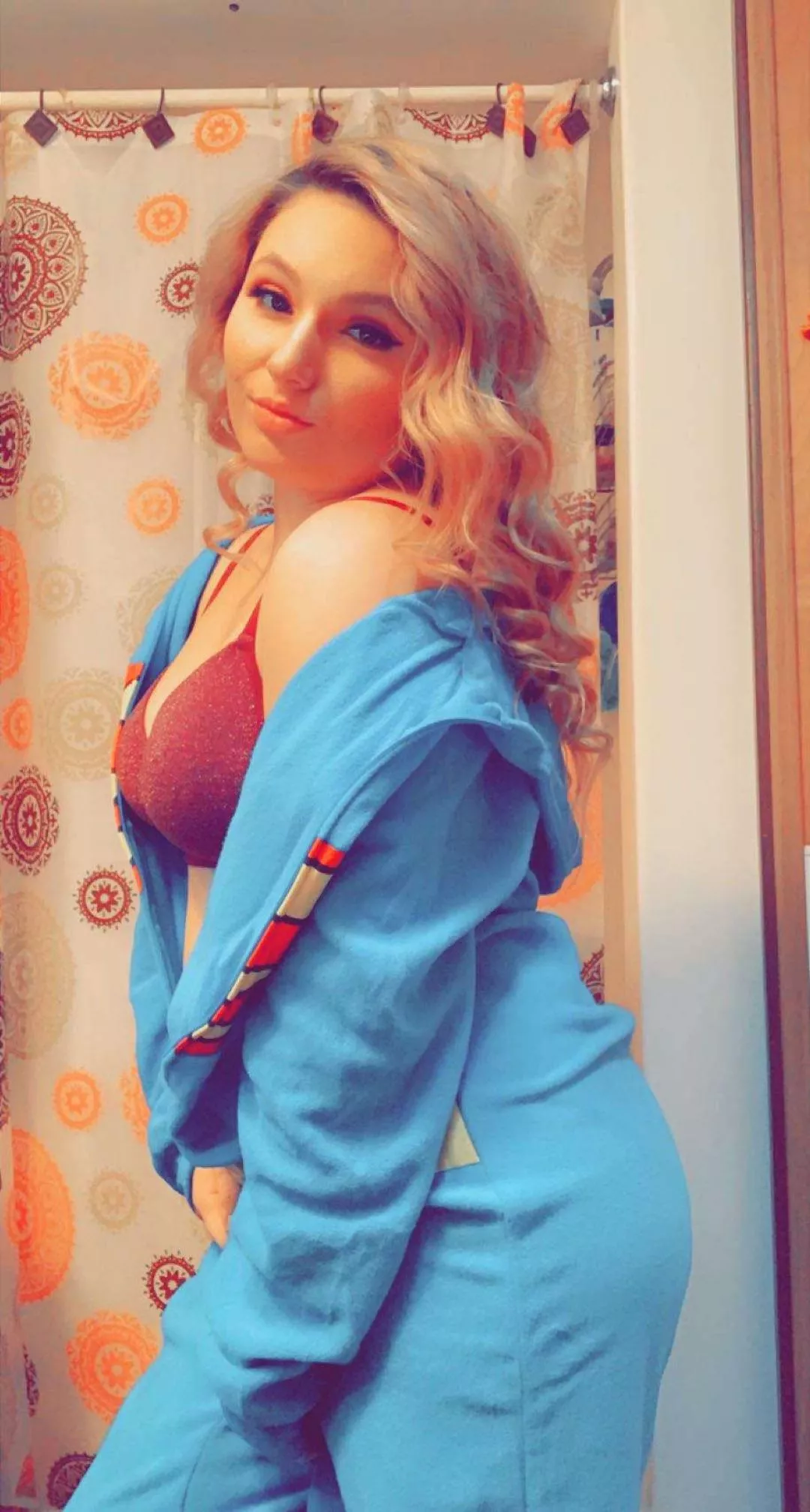 22 what my husband doesnt know wont hurt him? message me ill text back 😜😘