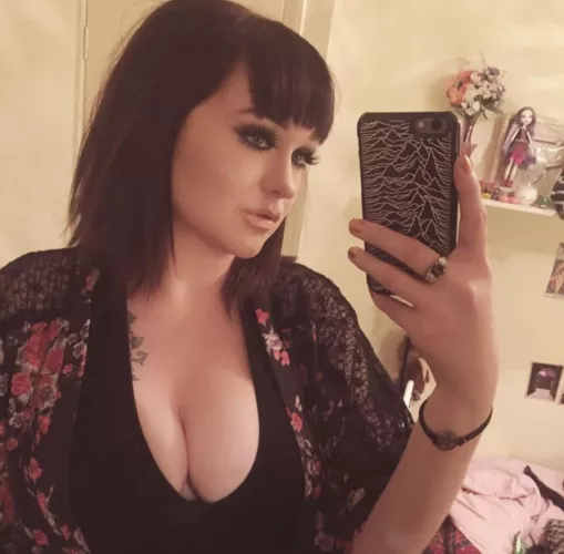 23F looking to edge someone to the limit, hmu if you can tribute. Bonus if you cum a lot, have toys and shaved;)