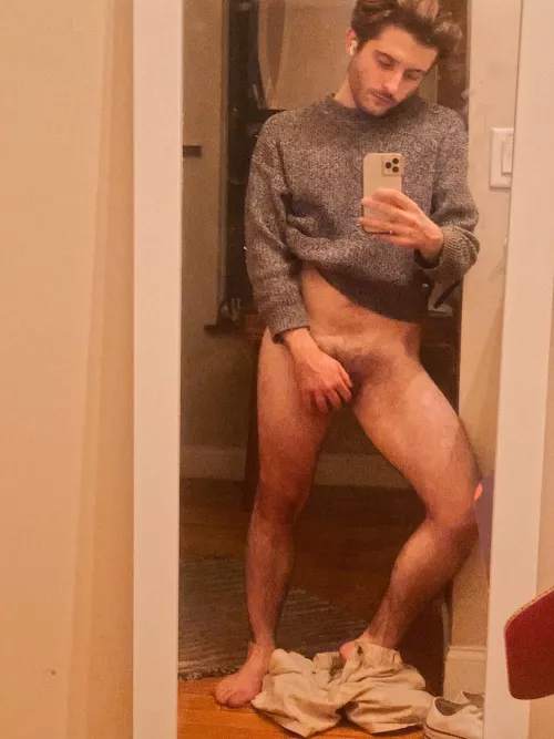 (26) missing long hair but currently still loving my body hair (;