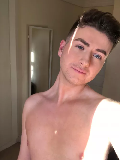 26 UK. Low-key about to cum. Anyone wanna watch. My insta is in the comments below