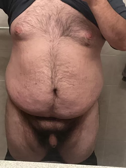 30 M hairy uncut verbal bear looking for fun dm me