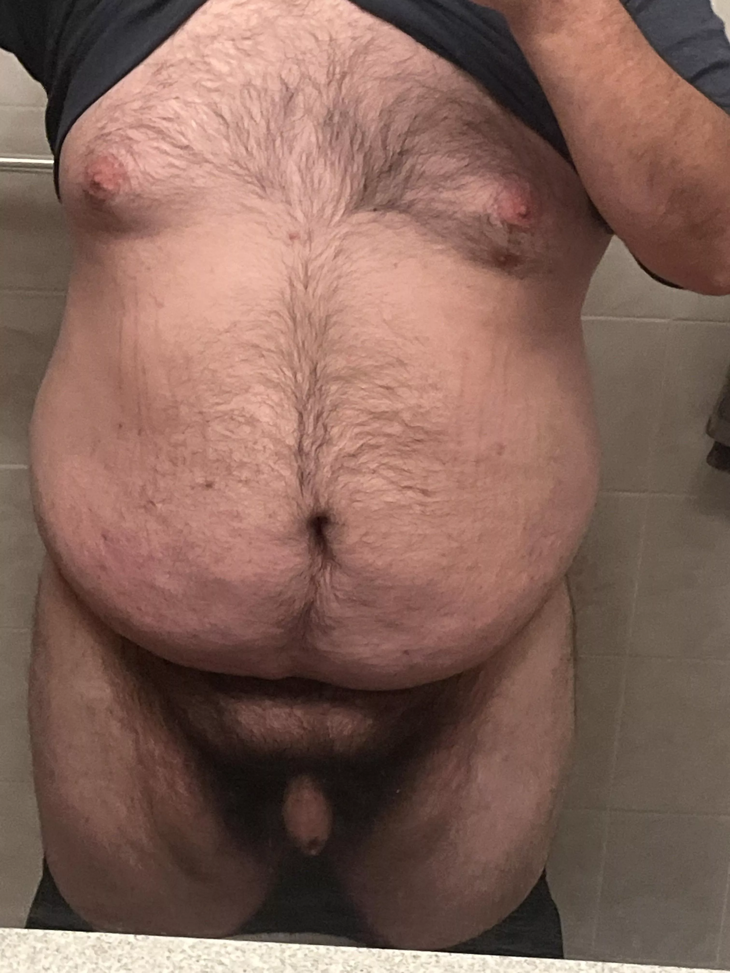 30 M hairy uncut verbal bear looking for fun dm me
