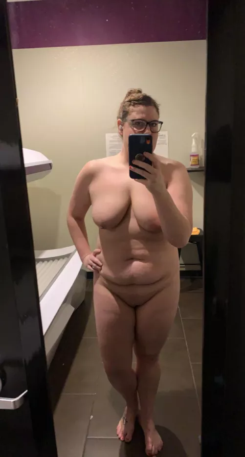 33[f], 190, 5’6 My poor body has to deal with me constantly to yo-yoing with my weight