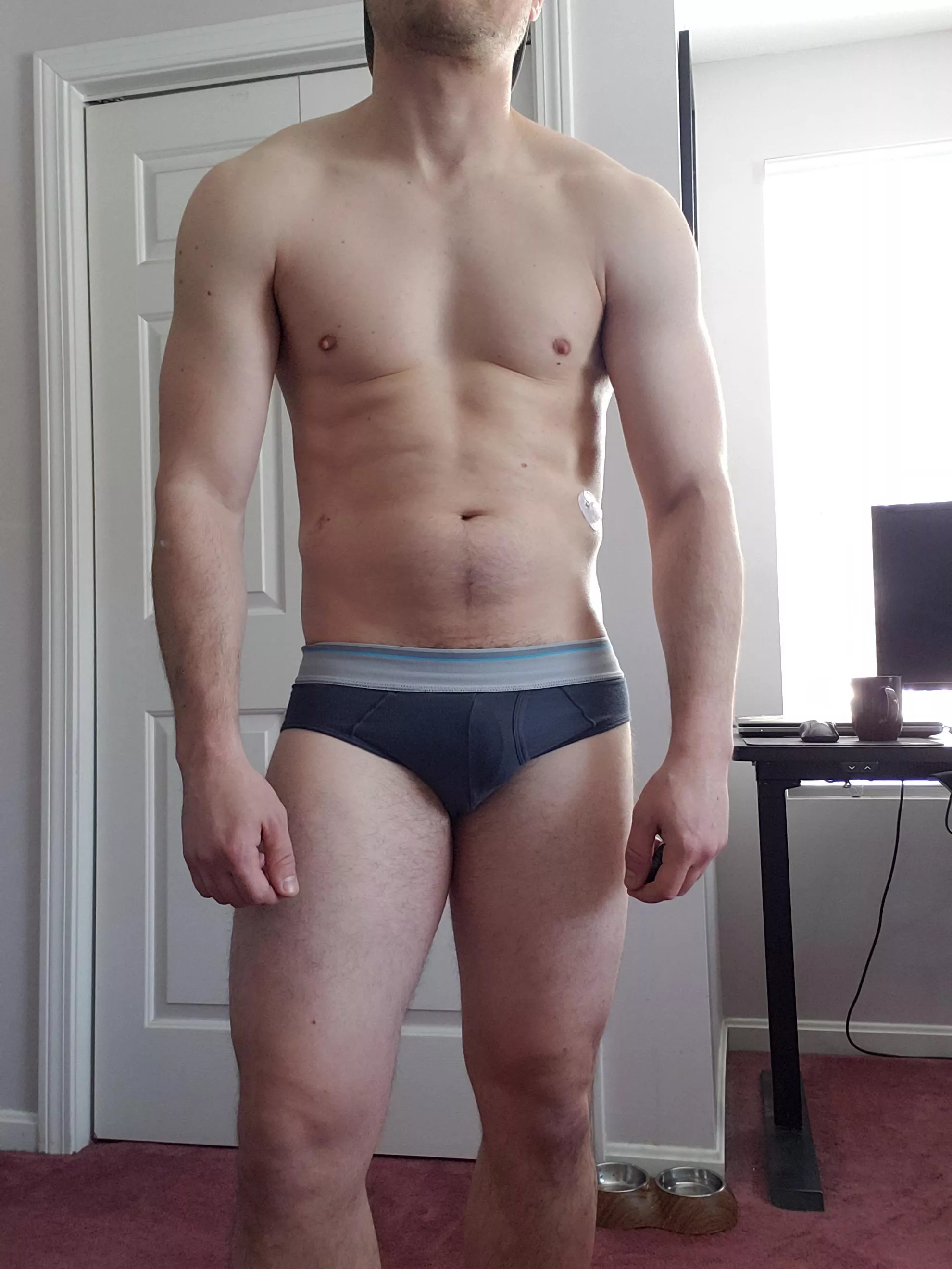 [34] I want to get a white pair