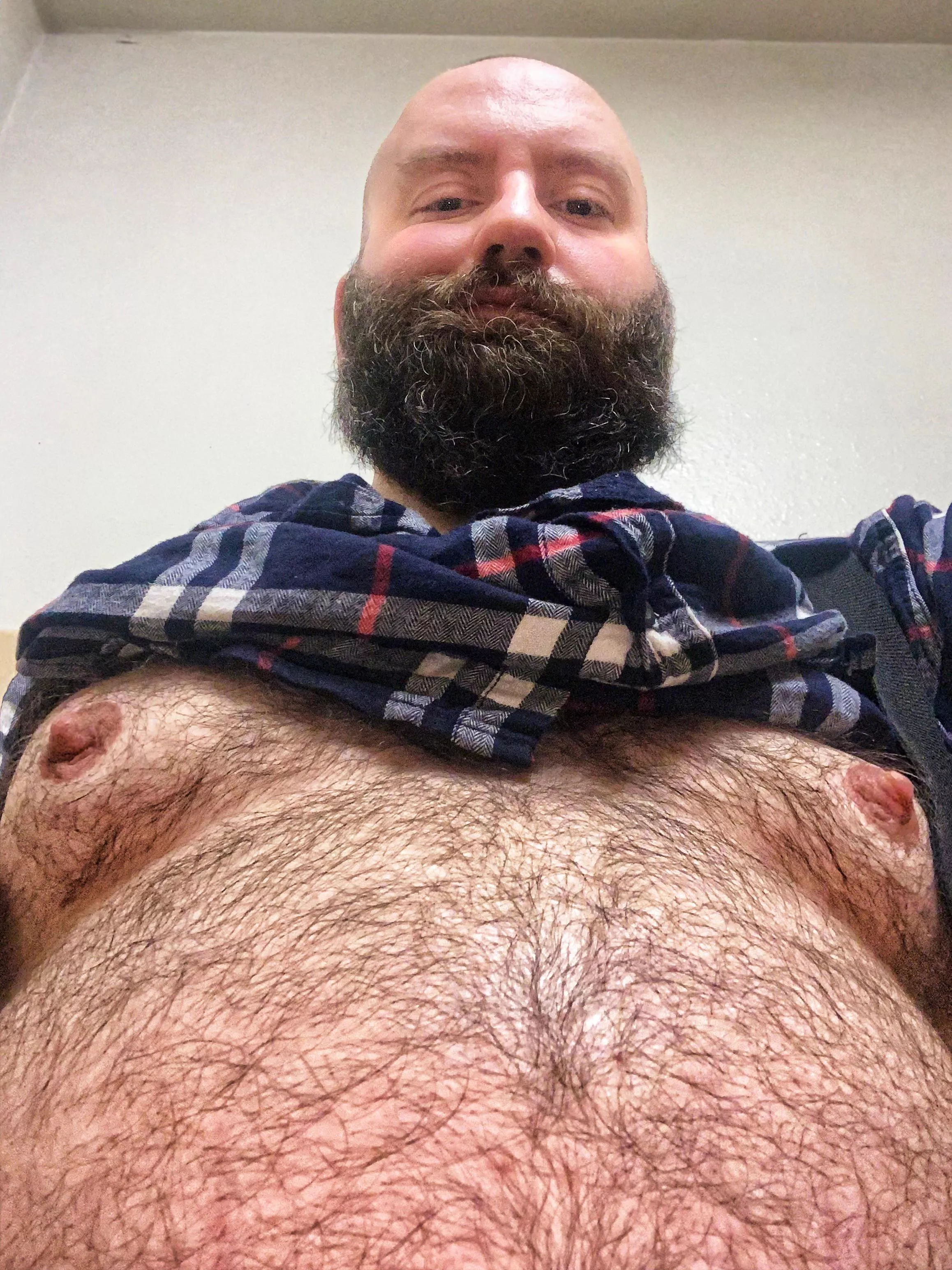 (35m) gay bottom. Who’s ready to knock dad (or son) up? DMs open