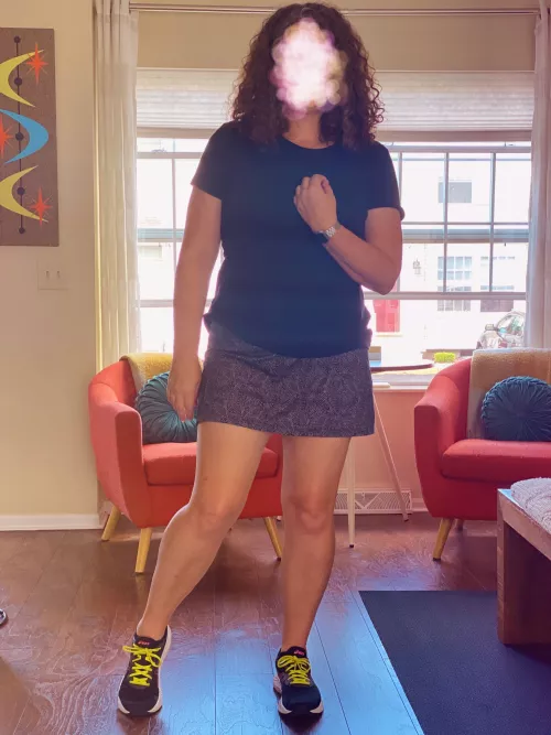 (49) Hubby working today. I’m going out solo, planning to find a stranger to seduce or even just blow. Would I get your attention?