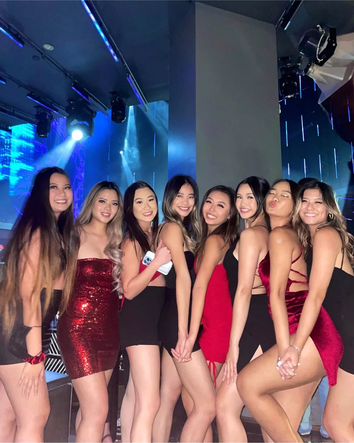 [8] club girls