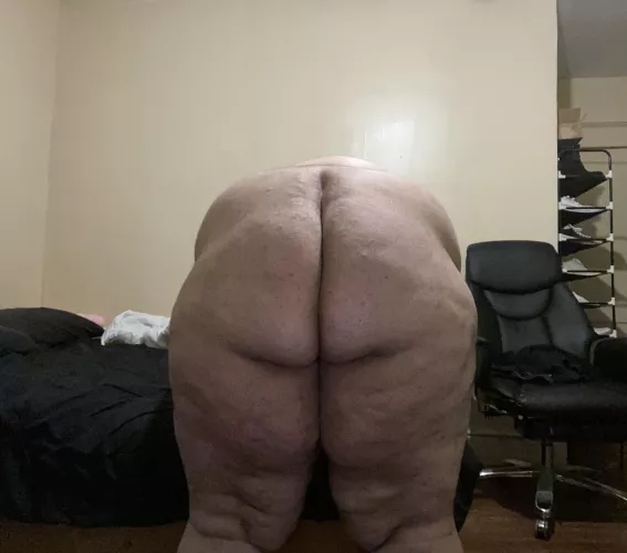 A booty for a chaser 😌