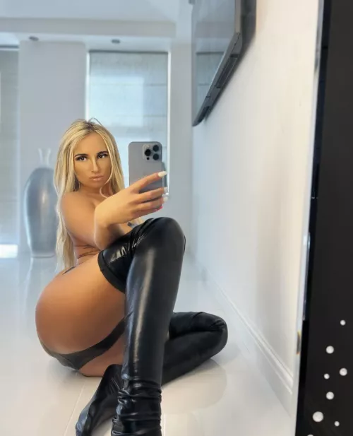 A LOT more content on my OF (requests reciprocated…) link in comments