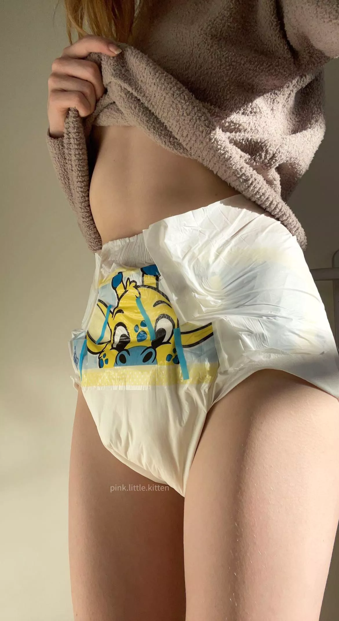 A soaked giraffe is a happy giraffe😋🥰