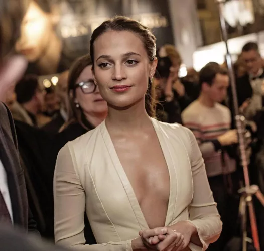 Alicia Vikander