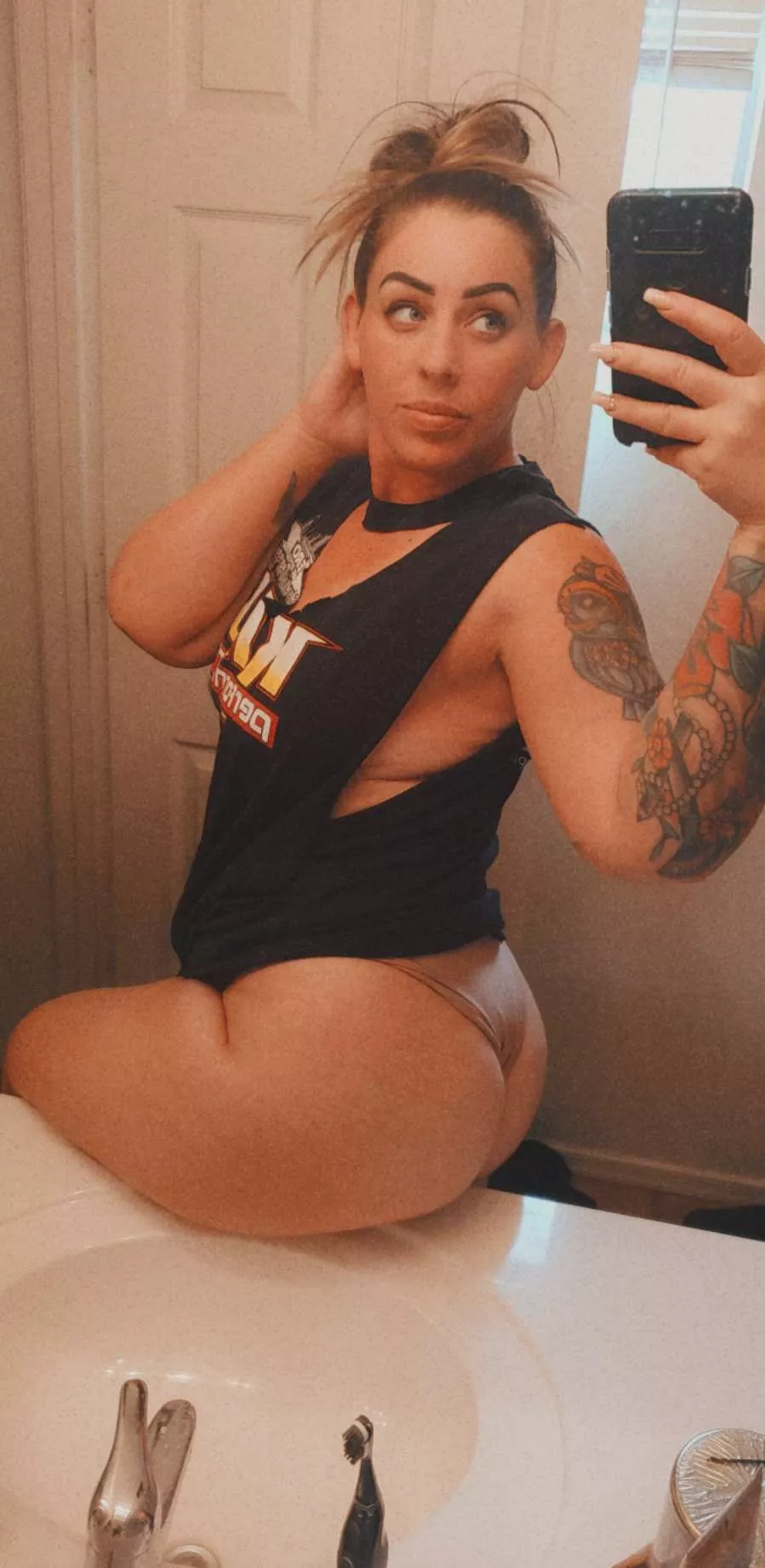 Almost there fellas she says her lives are gonna be good once she gets 1000 fallowers. @weinersnizzle on tiktok lets goooo!!!!