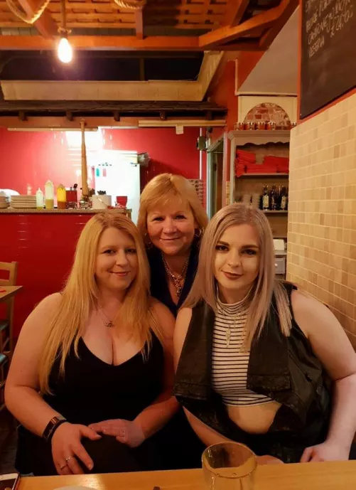 Alright let's get serious. 10ups for Michelle (right) to see her struggle to get a dildo in her tight cunt. (Dildo in her ass didn't help!)