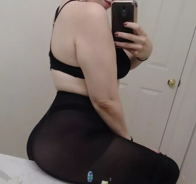 Any cuckqueans or cakes out there want to chat I want to explore more about the community