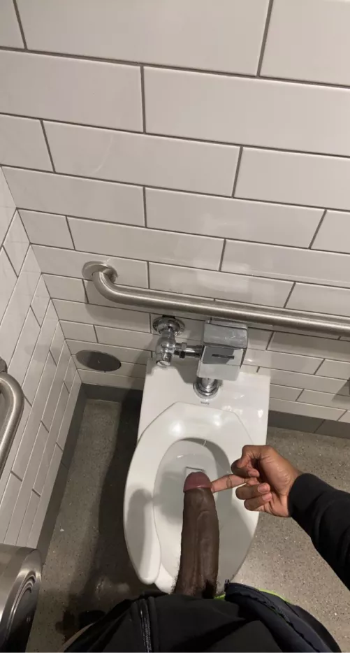 anyone down to get throat fucked in the restroom??!