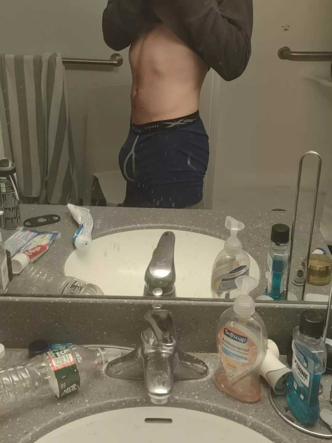 Anyone wanna compare with a big dick? Hmu in dms