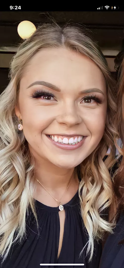 Anyone want nudes of my exs? DMs open tons to share