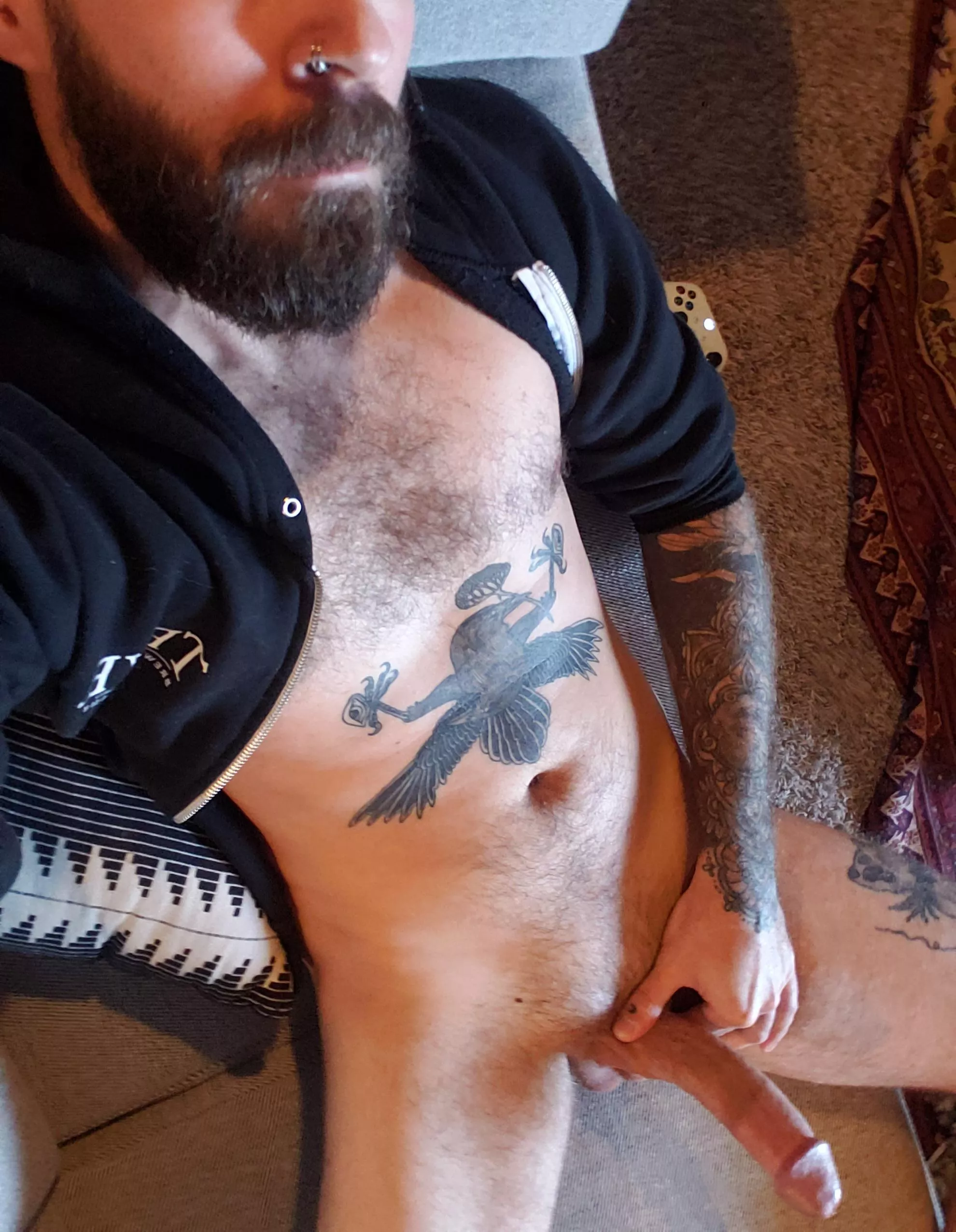 Anyone want to snuggle? 🖤