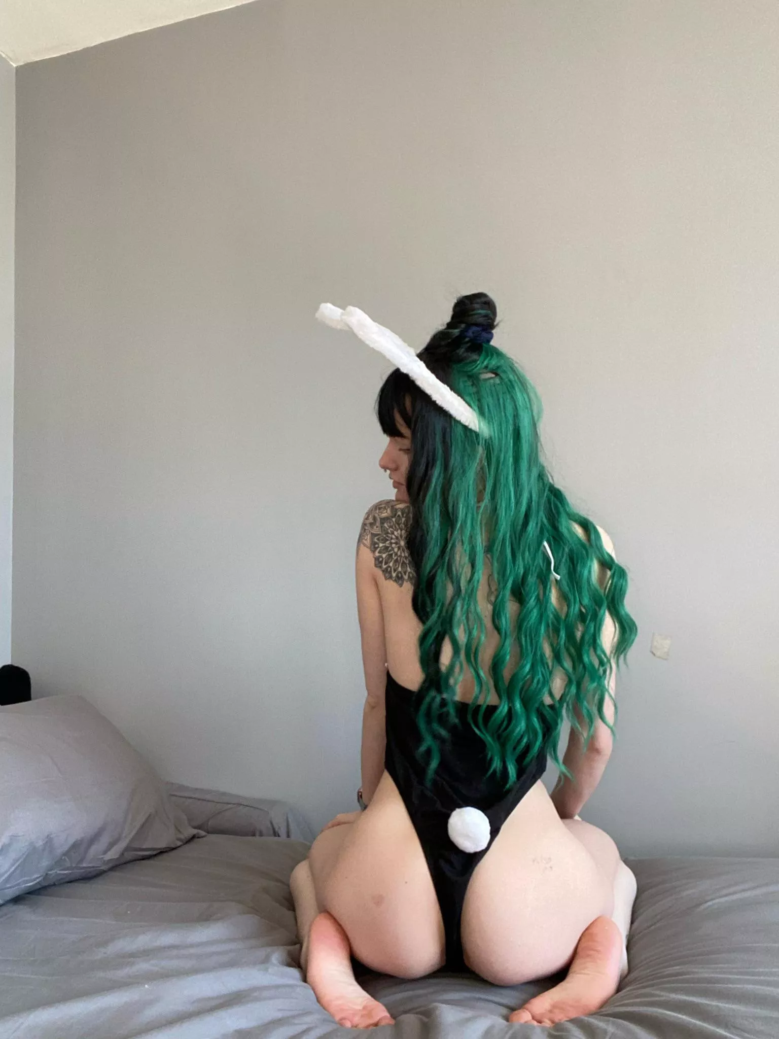 Are you gonna kiss my ass or my feet first 🤤