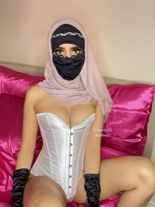 Are you into Arab girls with my body type habibi?