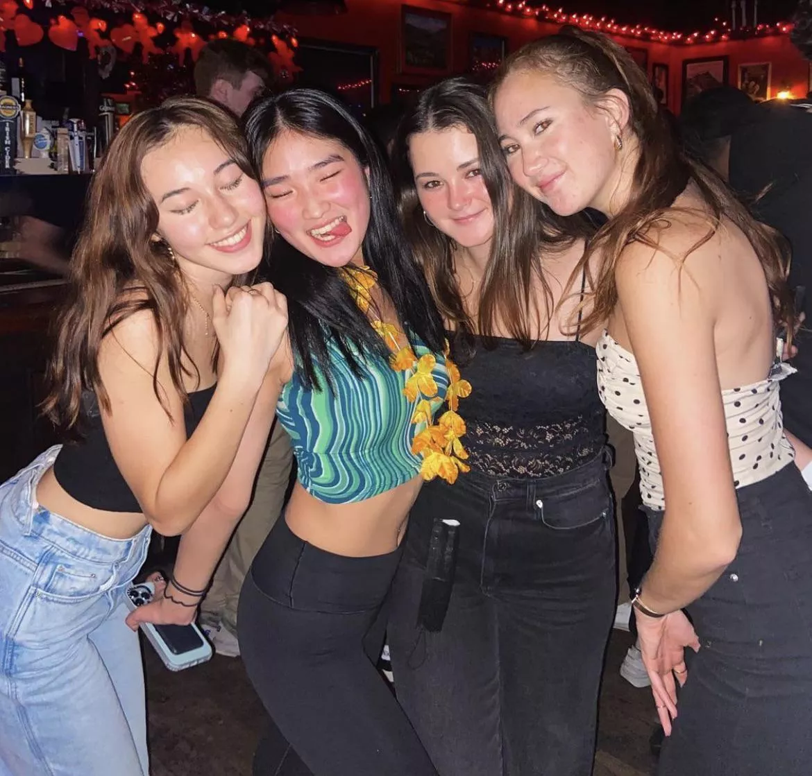 Bar babes [4]