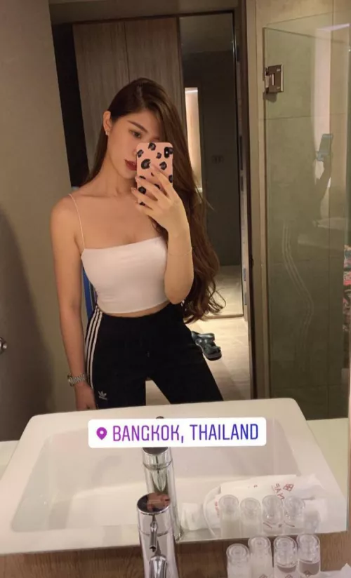 Bathroom Selfie 🤳