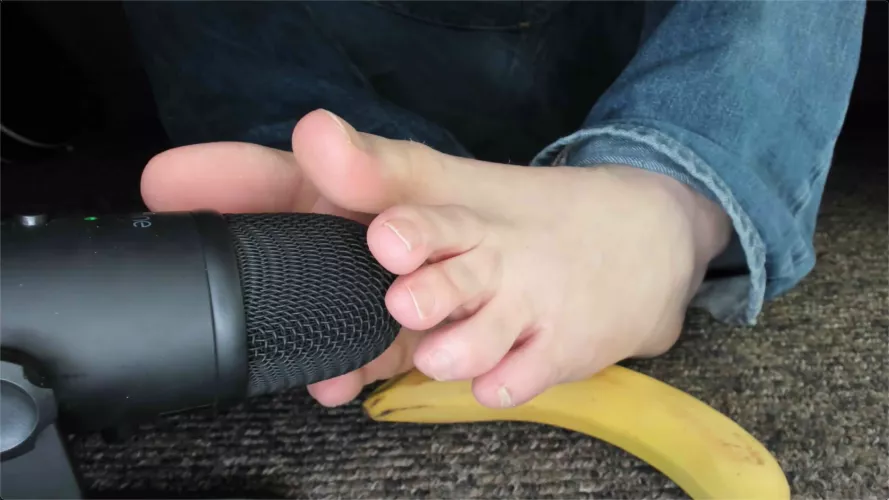 Because.... Banana! Repost from /r/ToeTrance