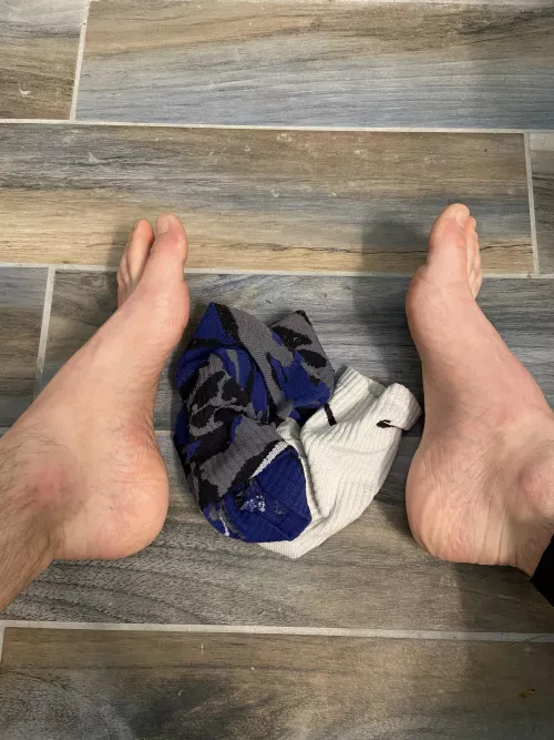 Been in these stinky socks for ten hours, glad to be free!