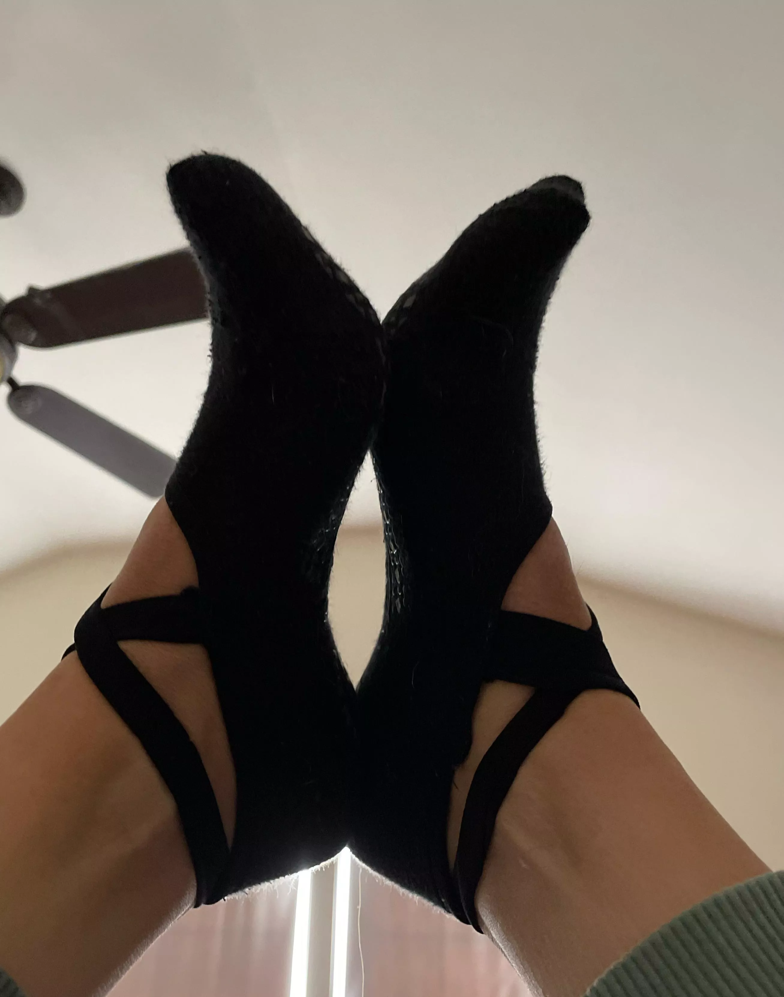 Been wearing these to the gym and hot yoga. Dirty and strappy😏 Anyone interested?