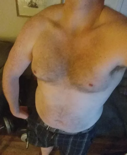 Been weeks since I've been touched, and my body is craving attention... (35, Irish, 6'4)