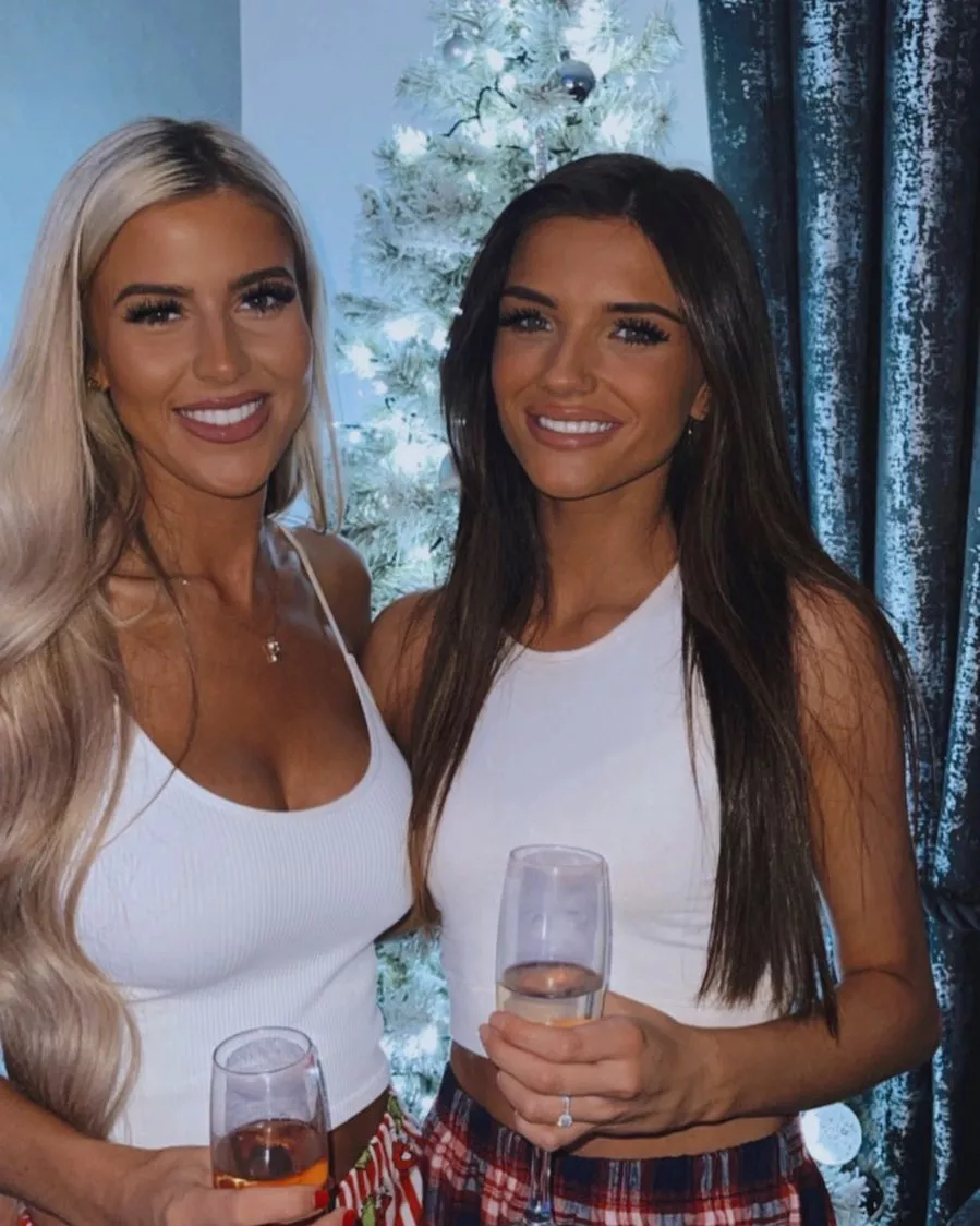 blonde's got some knockers