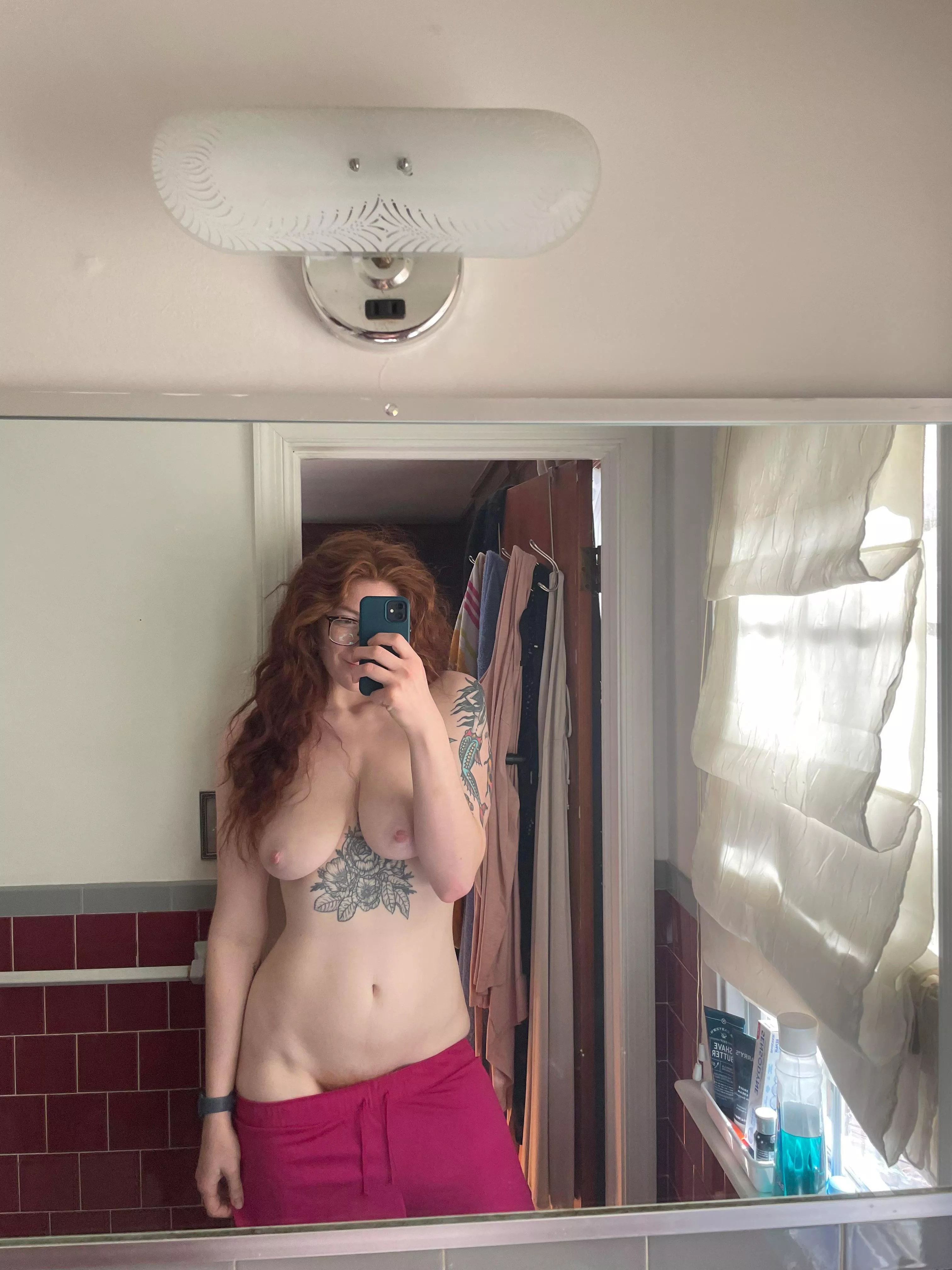 Breakfast in bed? [f] 6’3”