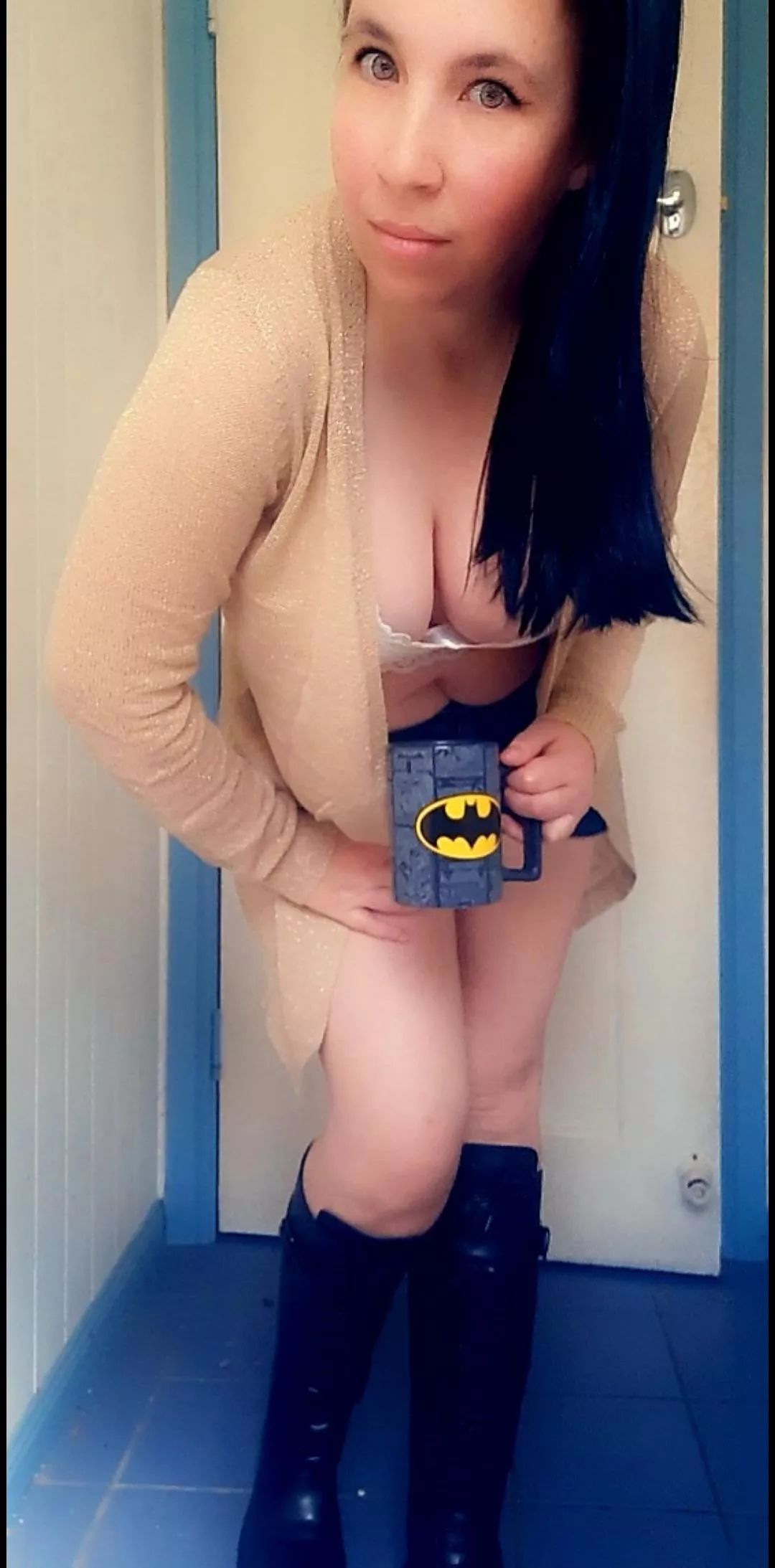 Bring me coffee. Bring me your cock. Bring me a pillow. In that order 😈😜