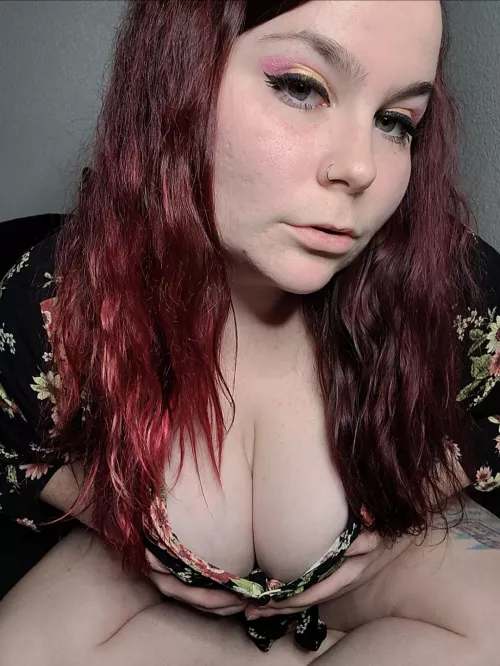 Could you hold these big milf tits for me? 💗