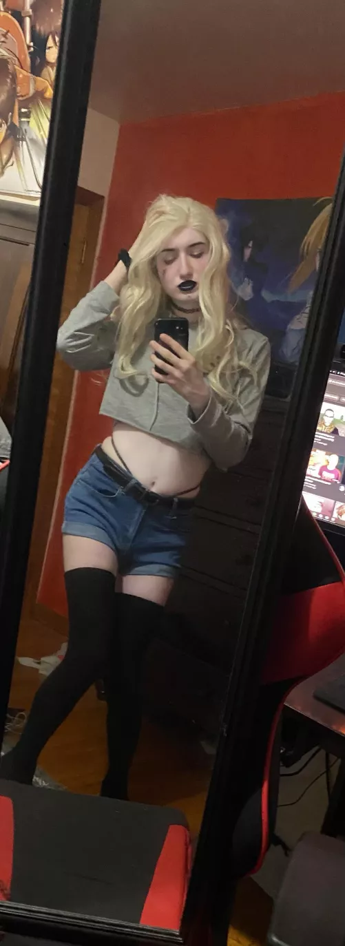 Couldn’t find a girl to like me so I realized I should just become the girl 🖤