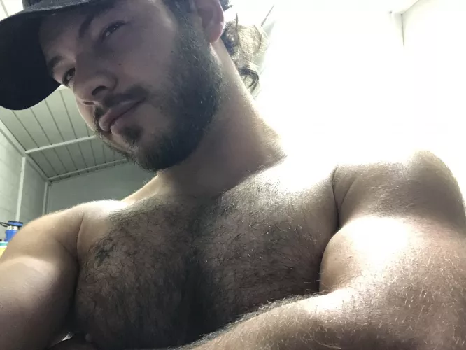 Cum on my chest 😈