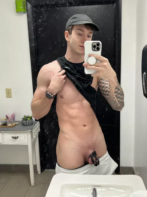 Curious to hear what you think of my cock 😳