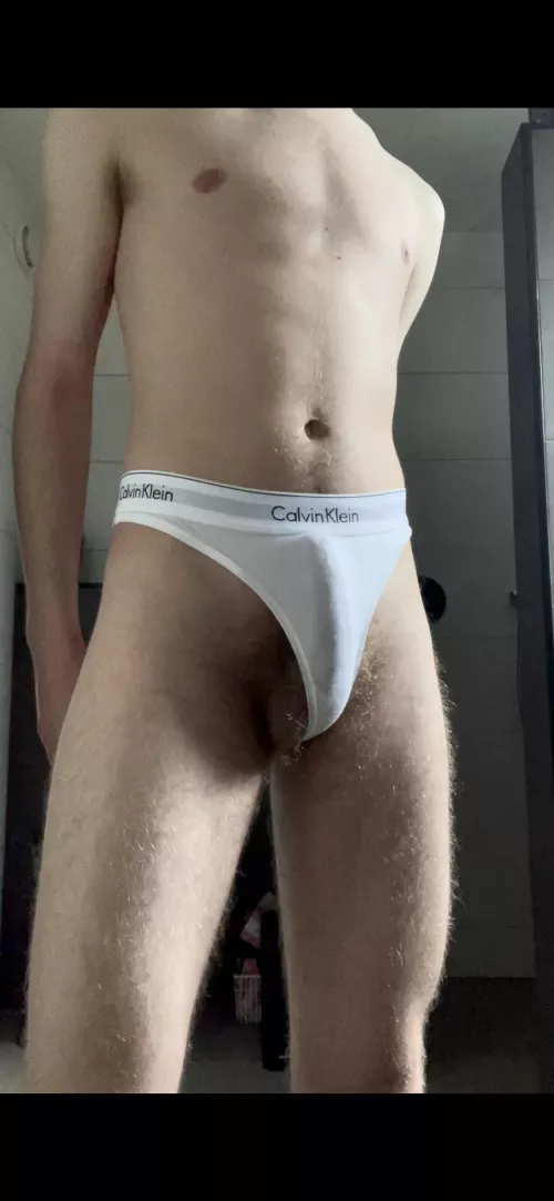 Currently dressed like this.. comment what you would do if you saw me😏