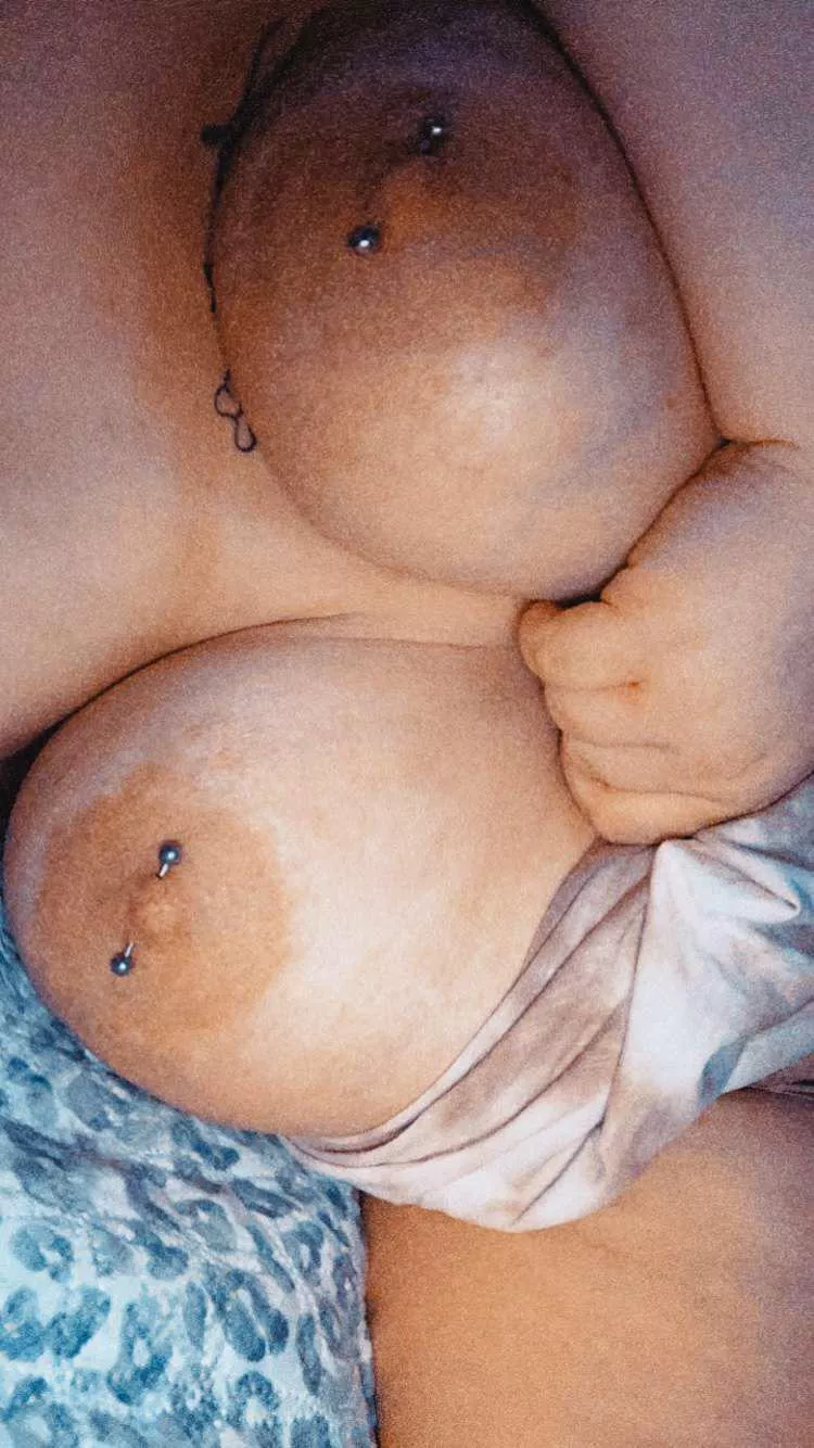 Definitely loving this picture of my tits ❤️‍🔥 [OC]