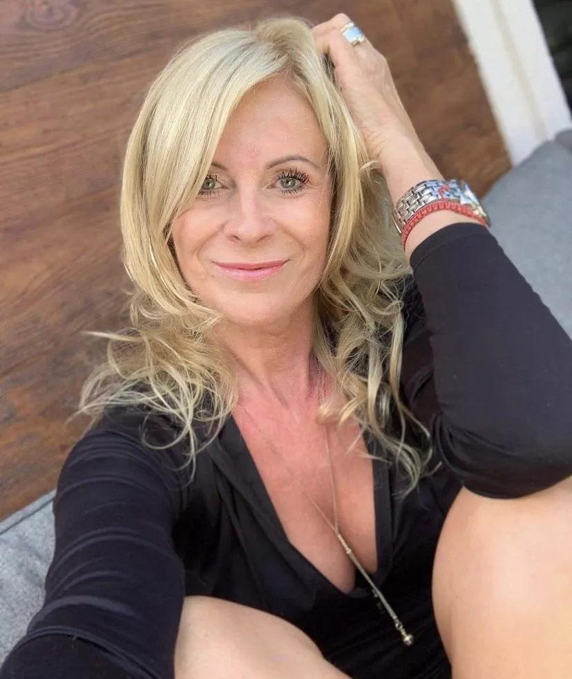 Divorced but 💯available for new Cubs😏 I’m looking for a young age I’m okay financially I’ll take care of your responsibilities