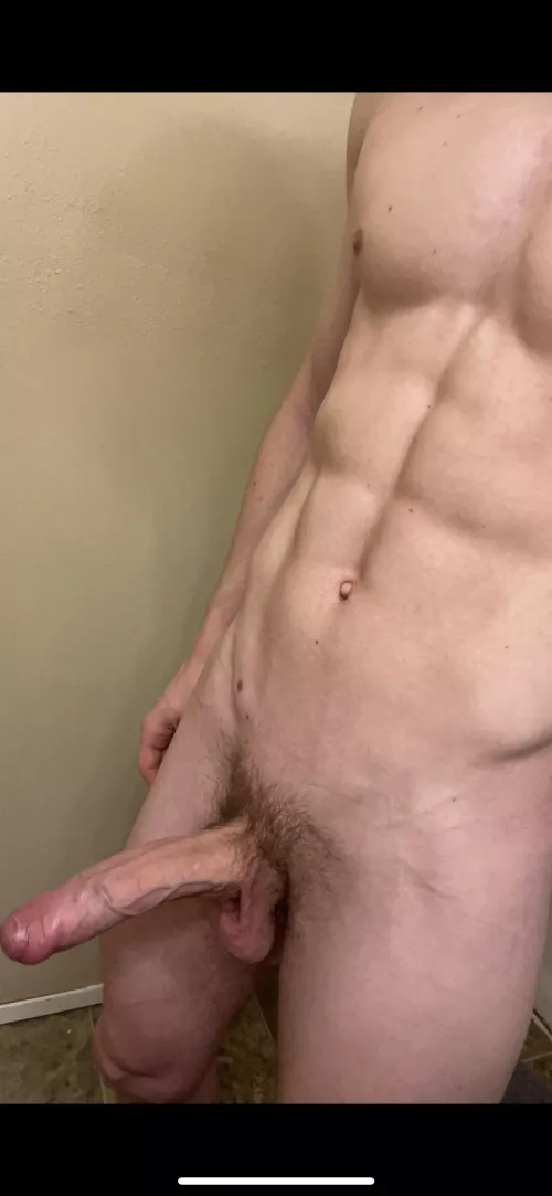 Dm me I’m looking for skinny thicc female or milf, I’m 18