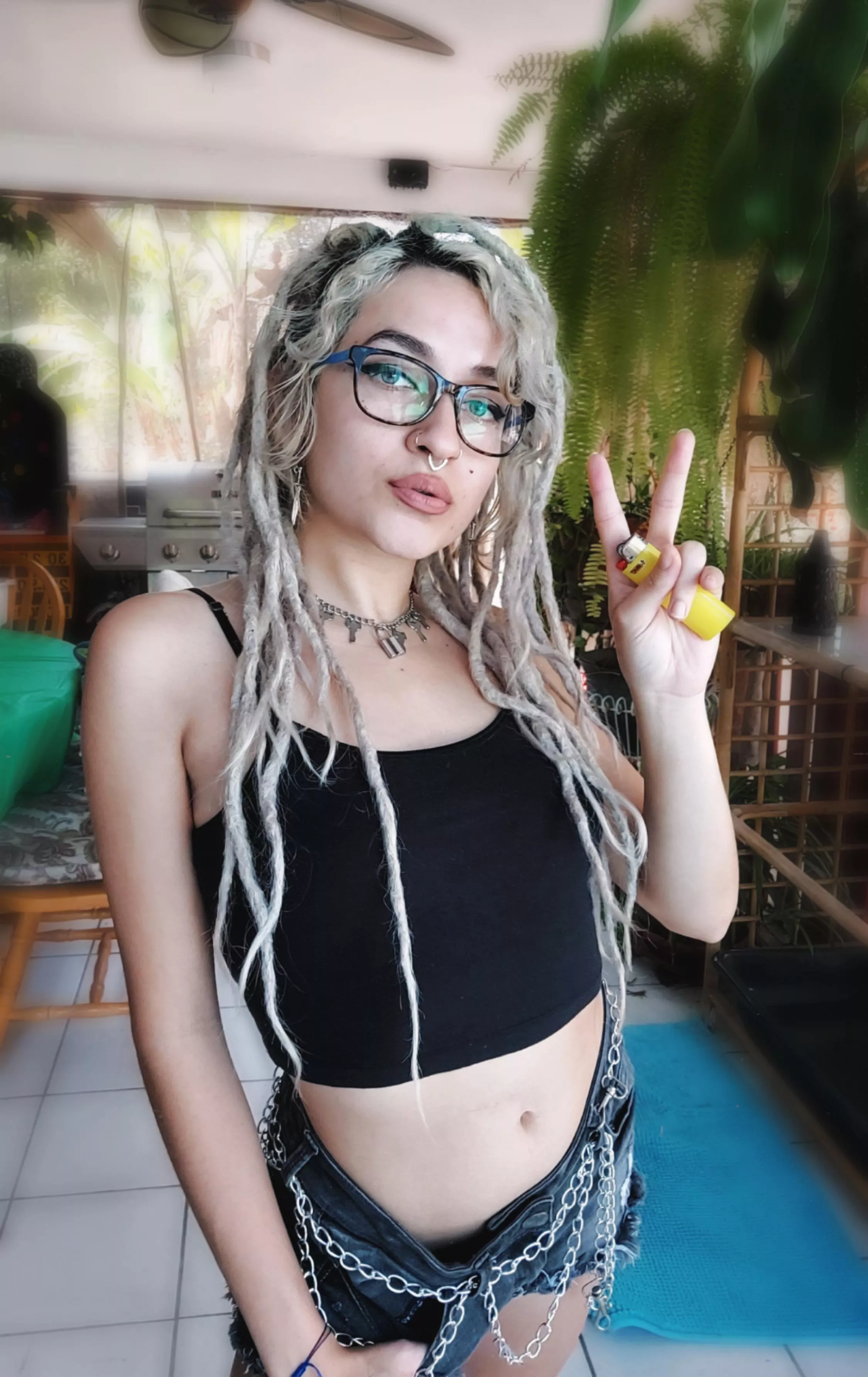 Do I have a cute belly button?