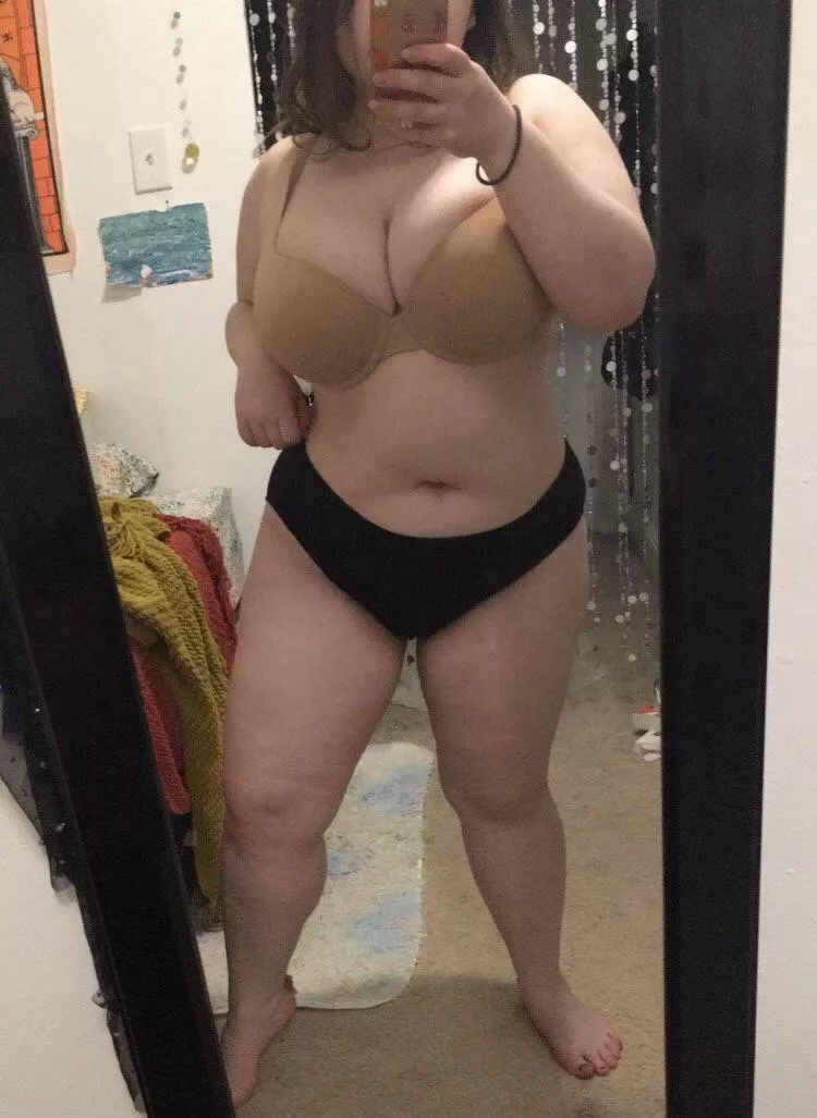Do you like 4’11 thick girls?