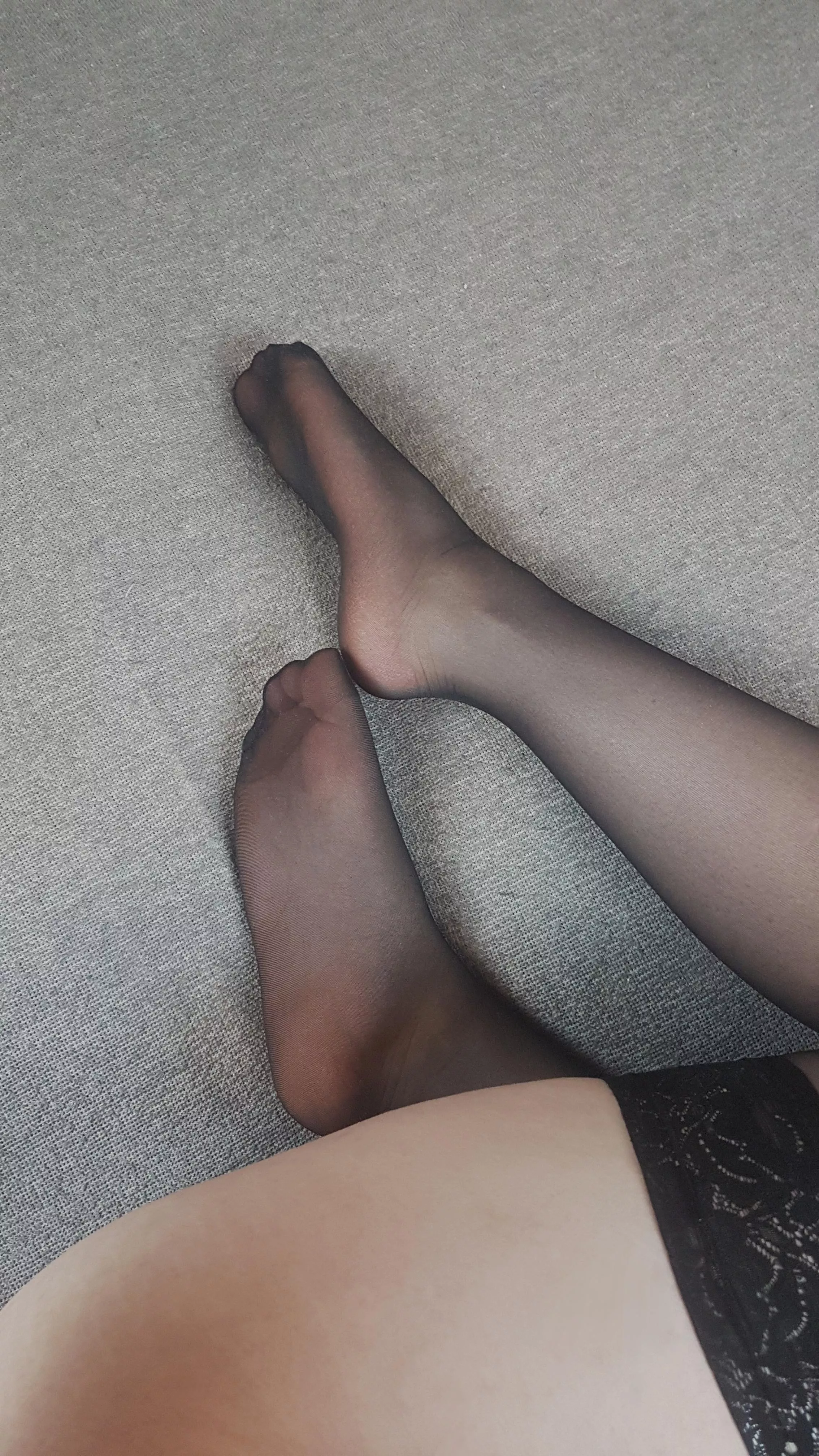 do you like my feet hidden in nylons? 🖤