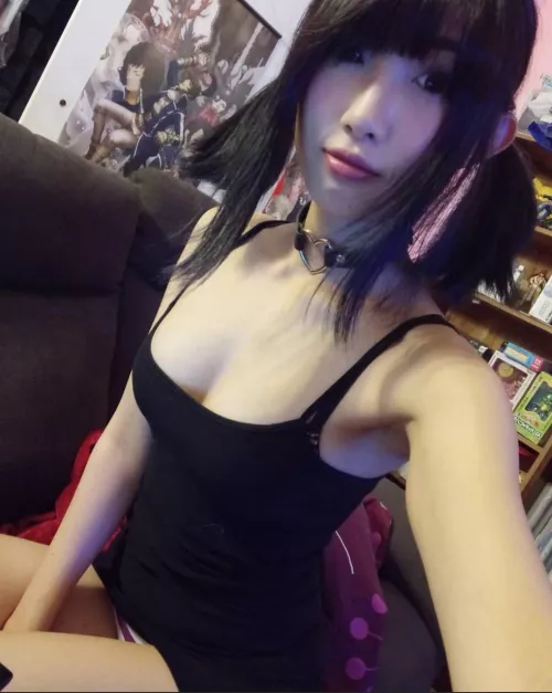 Do you like my outfit? I like how the collar matches ♡ What do you think?