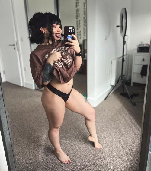 Do you like short girls? I’m only 4ft 8” 😅