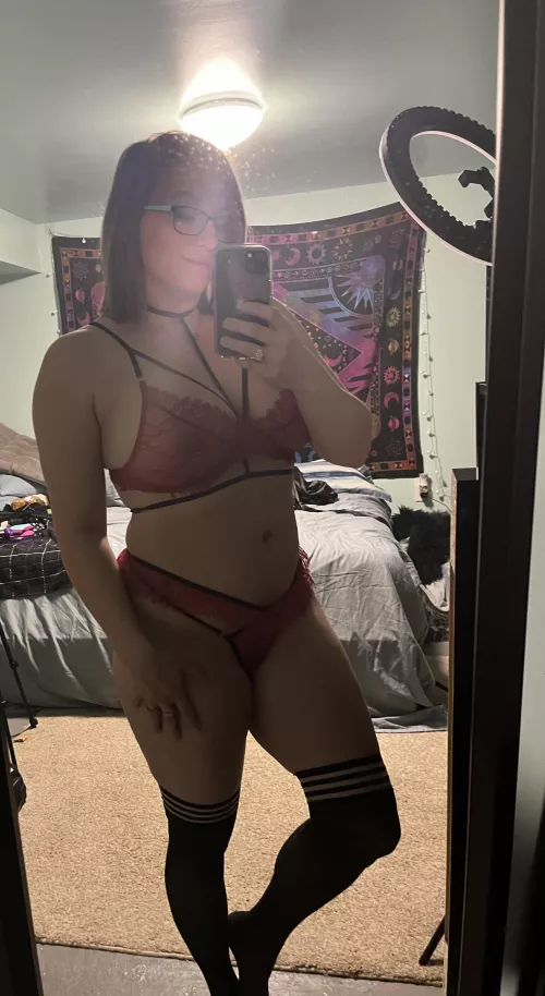 Do you love red (f)